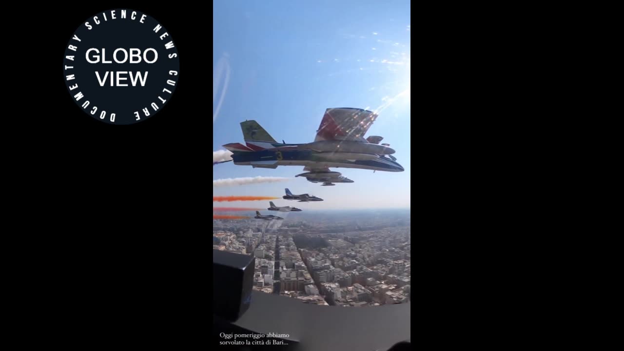 Cameras on acrobatic military aircraft (Pov - point of view) - Frecce Tricolori in Bari