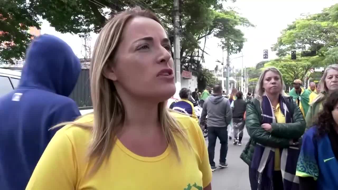 Brazil: Bolsonaro urges protesters to lift blockades