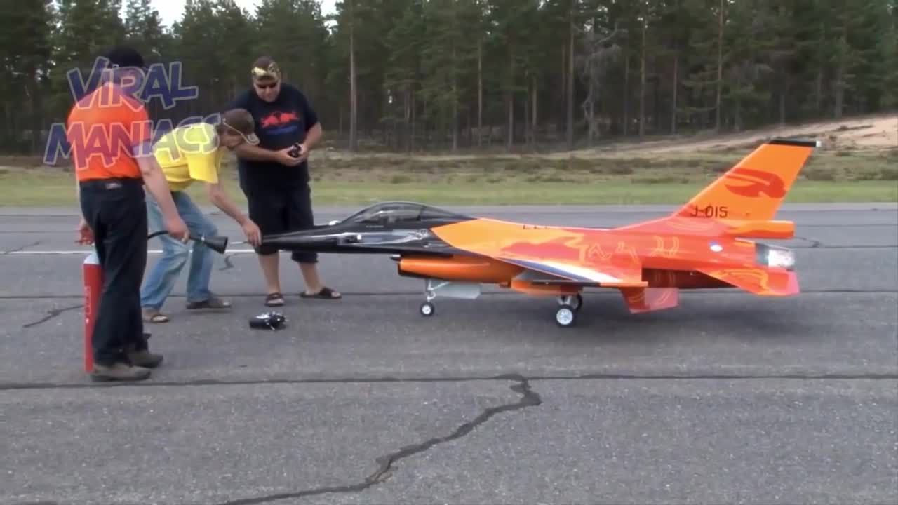 Top 10 Biggest / Largest RC Airplanes In The World [VIDEOS]