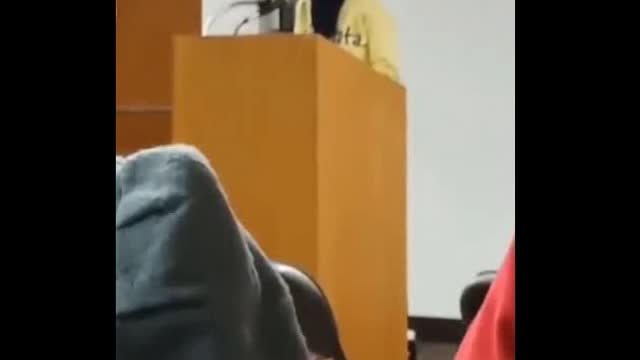 Ilhan Omar Melt Down At Town Hall When Crowd Called Her A ‘Warmonger’, Now She Warns Anti-war Protesters Are ‘Dangerous Propagandists’