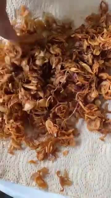 Simple way making fried shallots hope you enjoy the video matur suksma🙏🏽😊 #bali #bawanggoreng