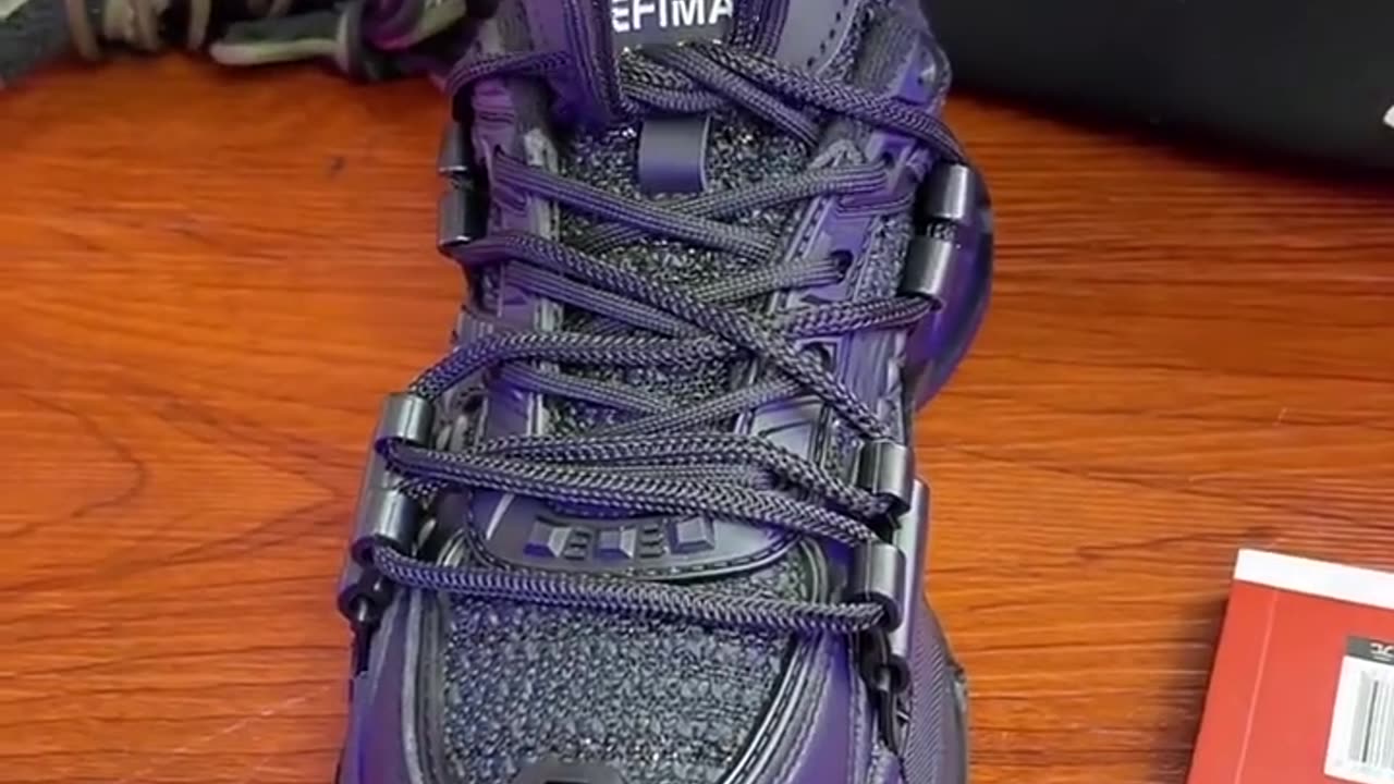 Life-Hack (The BEST & Beautiful way to tie Shoelaces)