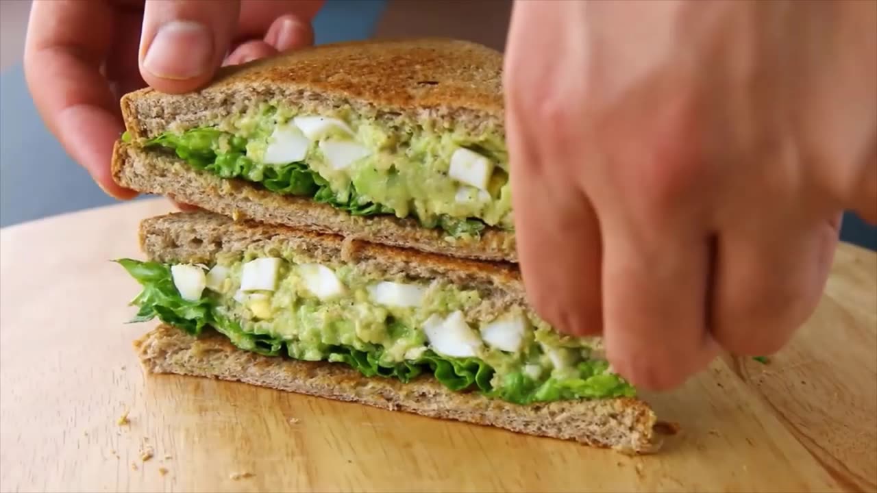 Creamiest avocado egg on toast - it’s so good and addicting!