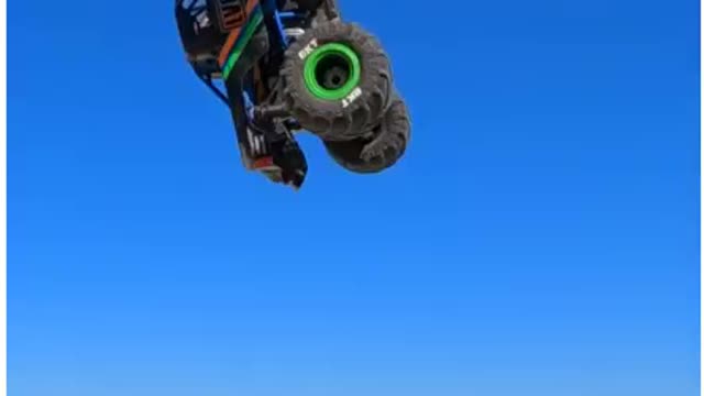 Crazy Landing Goes Viral!!!