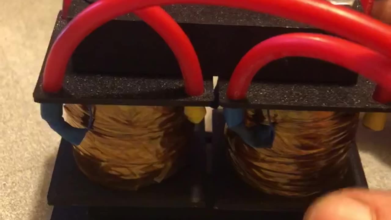 THE TINY TITAN AUTOFORMER HIGH VOLTAGE VOLT AND AMPS CRISSCROSS TRANSFORMER