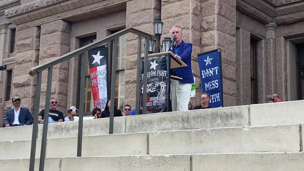 More than 1,000 people rally at the Texas Capitol for Medical Freedom