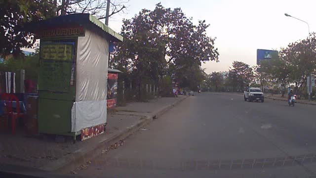 Motorbiker flips into pickup truck