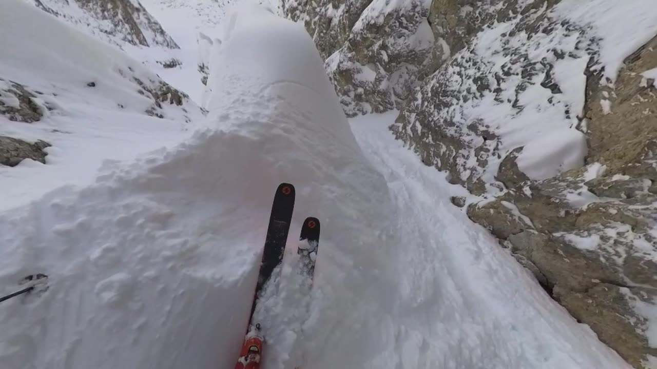 Skier Drops Insanely Steep and Narrow Run in Italy