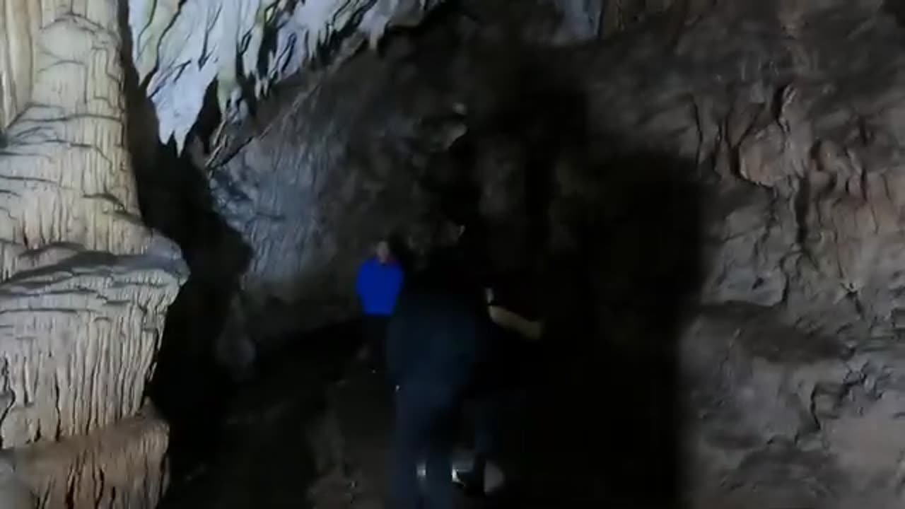 Ravnistarka Cave