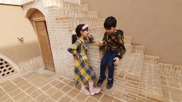 Shiro Khat game between Iranian children