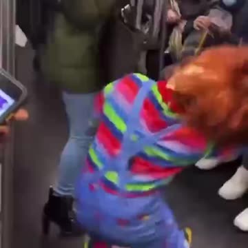 is that an upset Jen Psaki on NYC Metro?