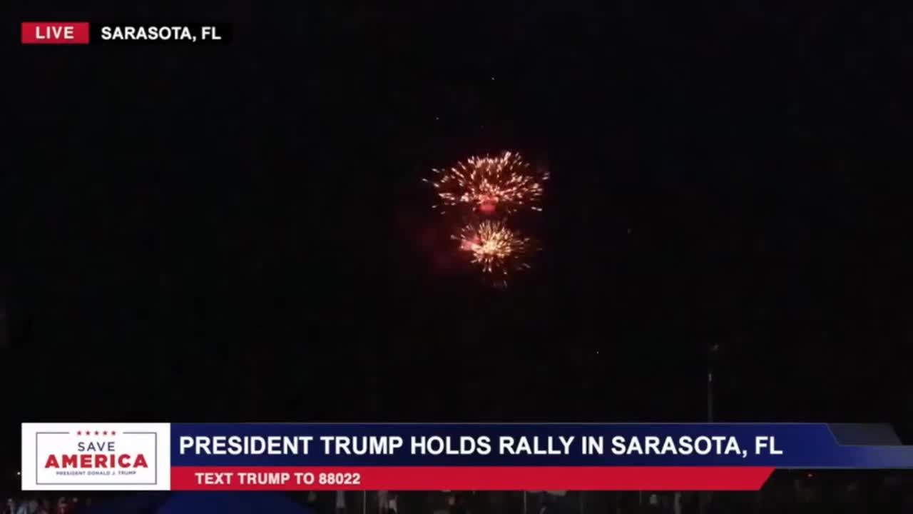 Feux d'Artifice du 4 Juillet au rallye de TRUMP en Floride.