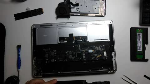 MacBook Air A1370 mainboard replacement