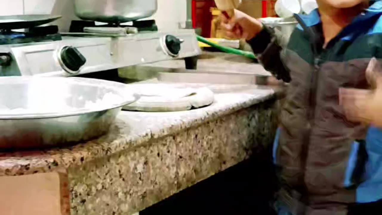 Duggu chapati making scene