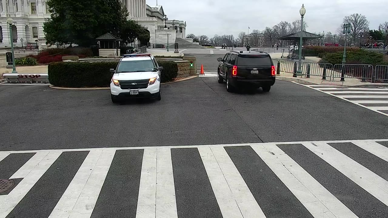 0687USCG00K25SouthBarricadePlaza_2021-01-06_08h20min01s130ms.mp4