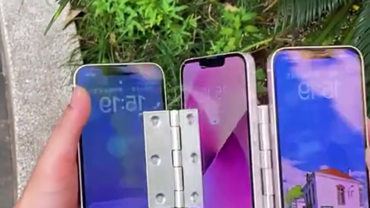 Folding iPhone 🤭