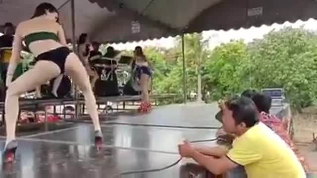 Sexy girl dance