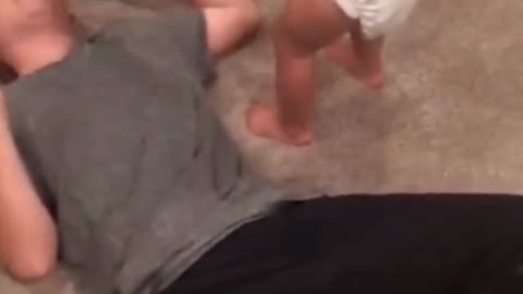 FUNNY BABIES BOXING