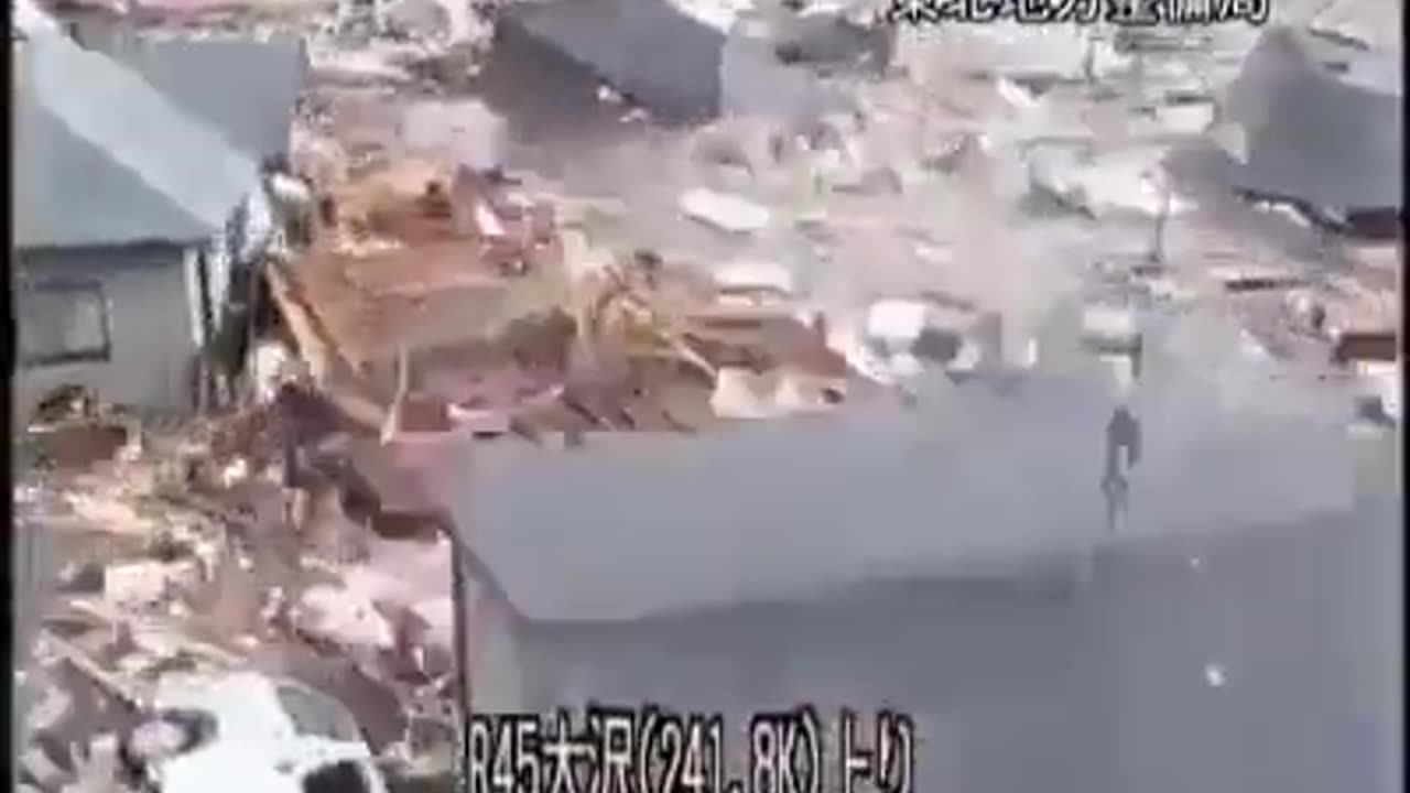 Japan Cars Running From Tsunami