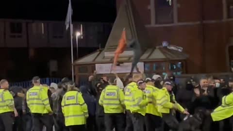 Hindu temple being targeted in Leicester England as running street battles continue