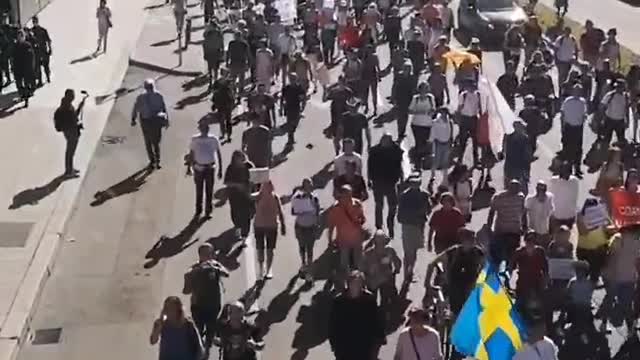 Fiumana di persone contro il Nazi pass - Stoccarda