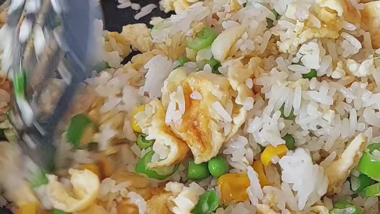 Easy Delicious Fried Rice 🍚 🔥 in 3 minutes #Rice #friedrice #food #recipe #cooking #homemade