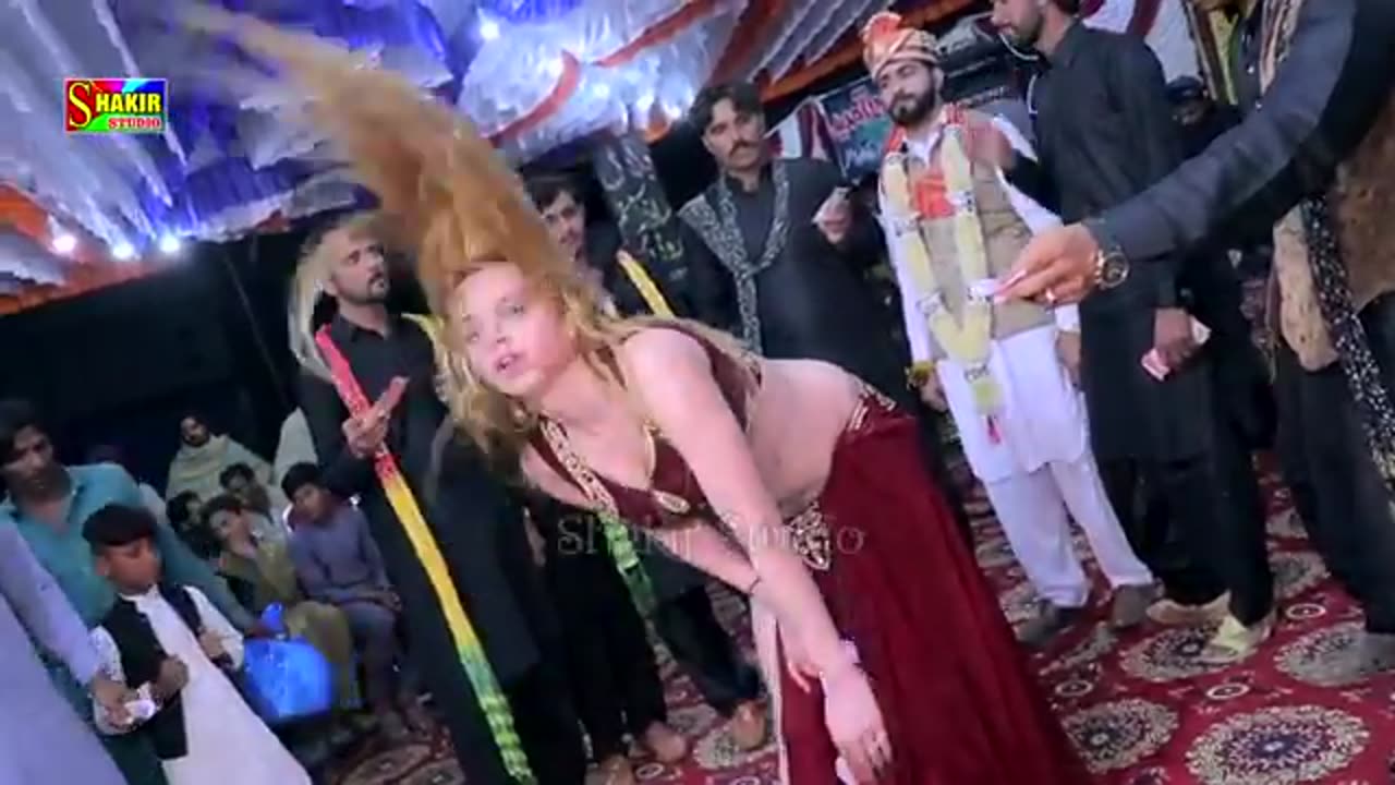 Kurti_Ay_Gilli_Gilli___Titlee_Jaan_New_Dance_p.mp4