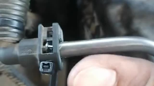 Automobile connecting plug