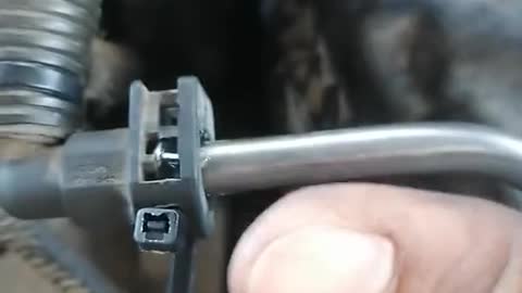 Automobile connecting plug