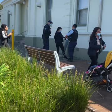 Australia: Gang of Cops Assault, Detain Woman. Aug. 31, 2021