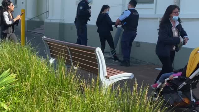 Australia: Gang of Cops Assault, Detain Woman. Aug. 31, 2021