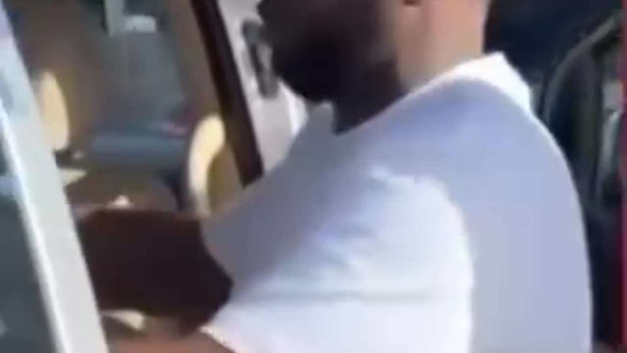 JAYZ AND DIDDY TAKING PHONES AWAY