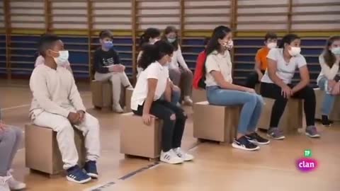 REPUGNANTE NIVEL DE ADOCTRINAMIENTO HOMOSEXUAL A NIÑOS EN TELEVISIÓN DE ESPAÑA