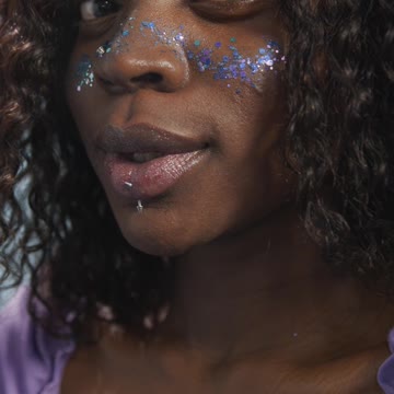 VIDEO WITHOUT COPYRIGHT: Beautiful brunette woman