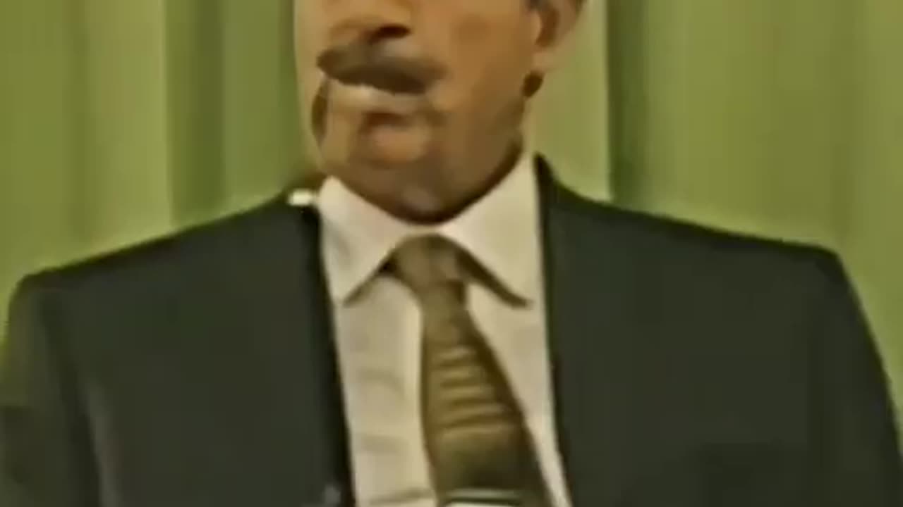 Saddam Hussain Returns From The Dead To Warn Israel - Be A Good Boy