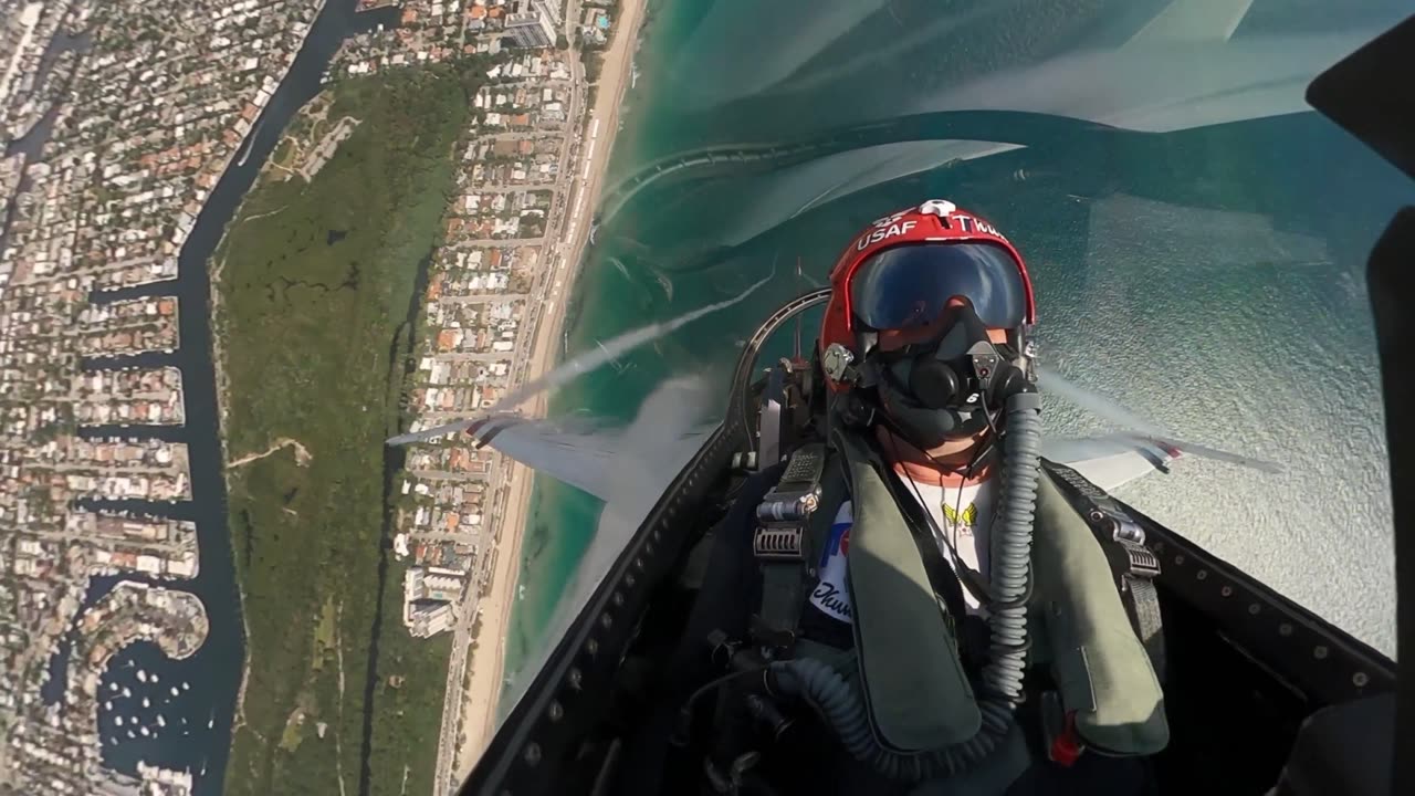 USA Airforce Thunderbirds F-16 Demo