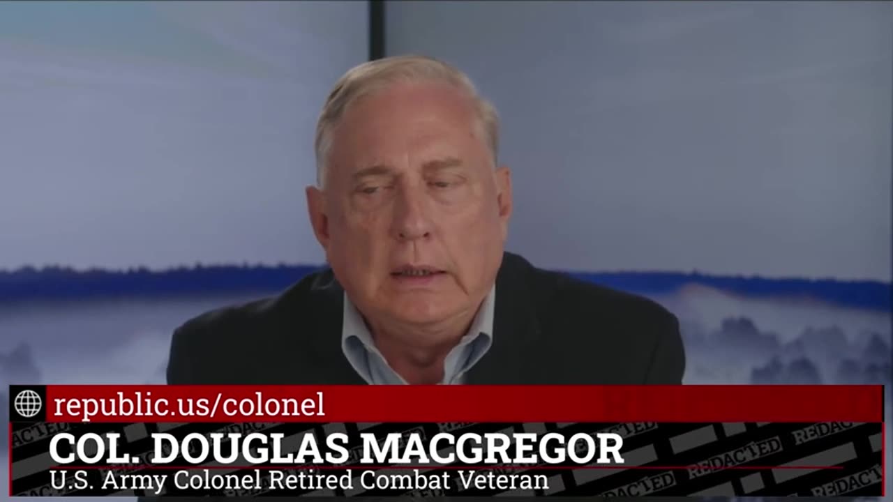 "Putin is preparing a MASSIVE invasion to end this war" Col. Douglas MacGregor | Redacted News