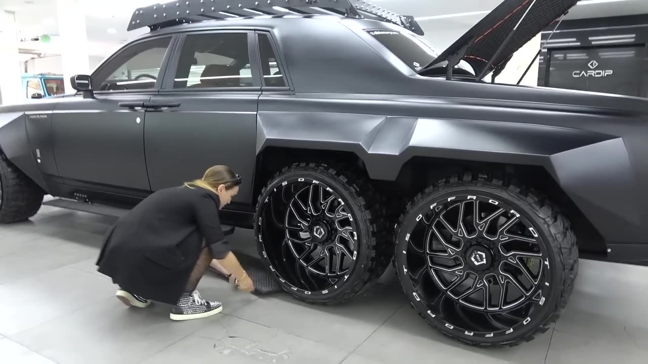 World's First Rolls Royce 6x6 Phantom!