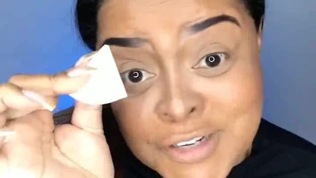 Refining the nose with makeup