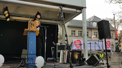 Logopädin Sonja aus Frankfurt - spricht uns aus den ❤️❤️❤️ / QD615 30.04.2021