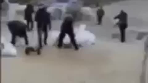 Cette journaliste en Ukraine dénonce la mise en scène de certains médias