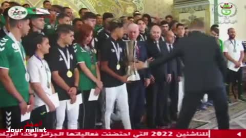 شاهد لقطة رائعة بين الرئيس تبون واللاعب مسلم اناتوف