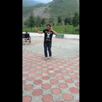 А я укуренный иду по переулочку!