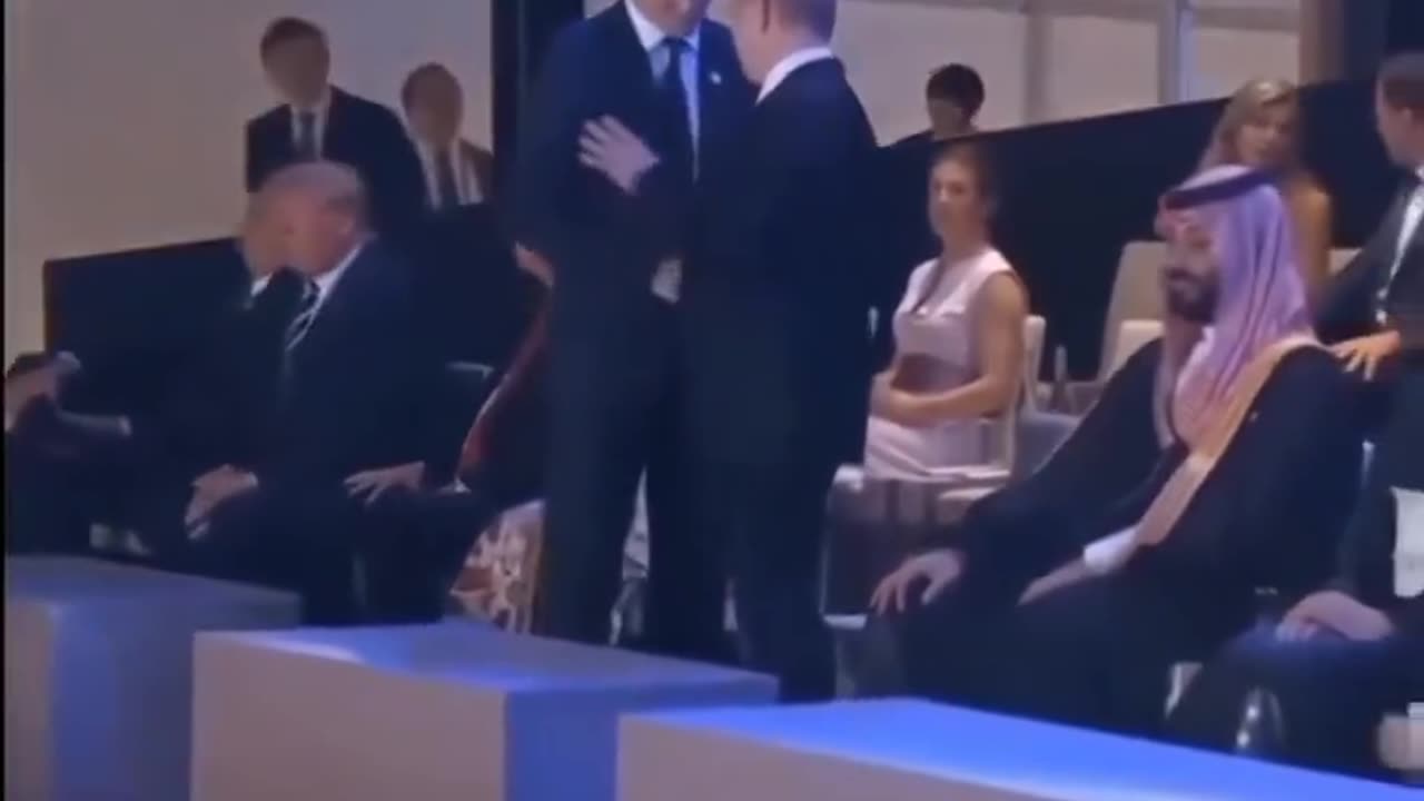 Putin VS Trudeau