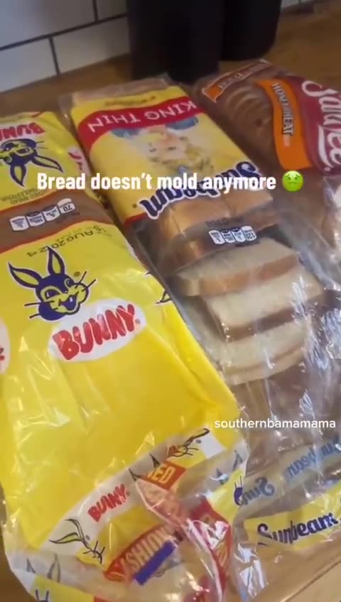This bread doesn't get moldy. What's inside? We eat it too.. 😳