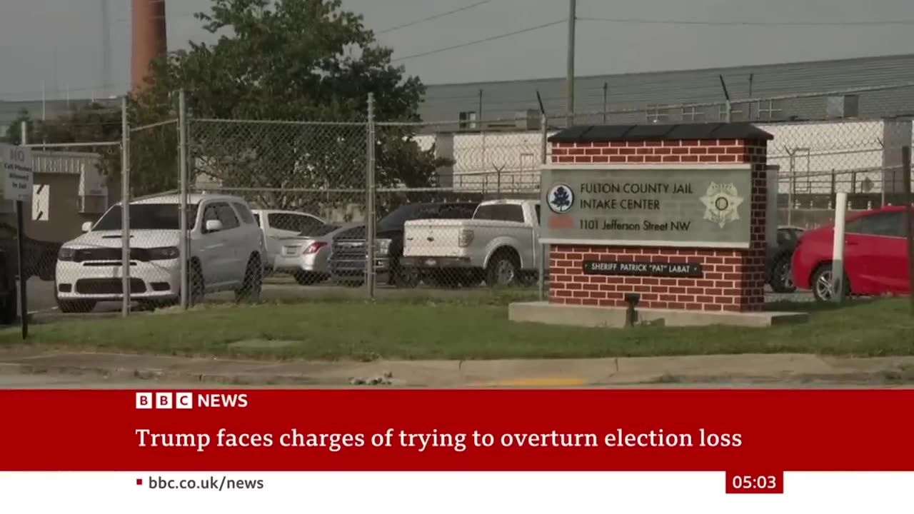 Donald trump's Magshot released after election arrest - BBC News