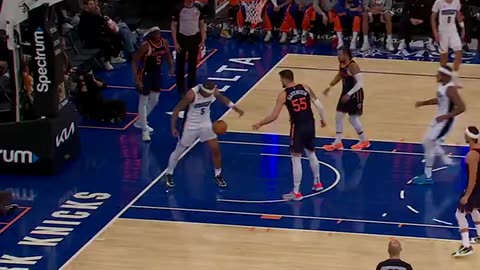 Banchero Rises Up! Monster Putback Posterizes Knicks!