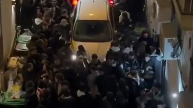 Naples (Italy) - People eat and drink together without a health passport and mask...