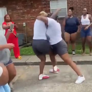 Ratchet Heavyweights Fight at Public Housing