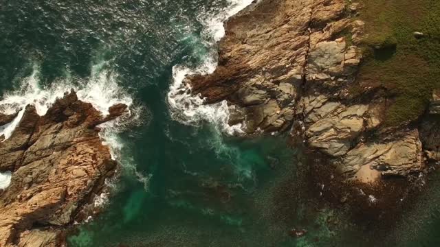 Relaxing ocean waves.